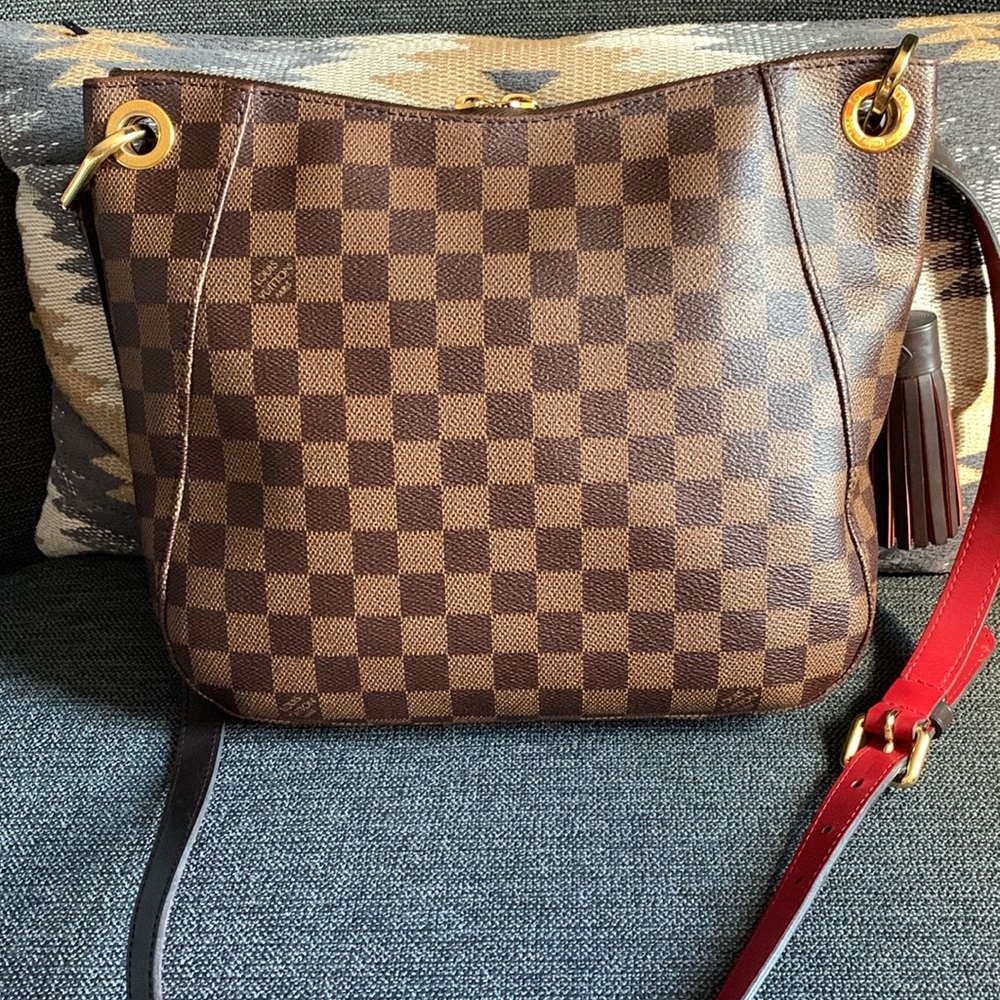 ❤️🤎💄💋Louis Vuitton South Bank Besace Bag❤️🤎💄💋 - Picture 9 of 16